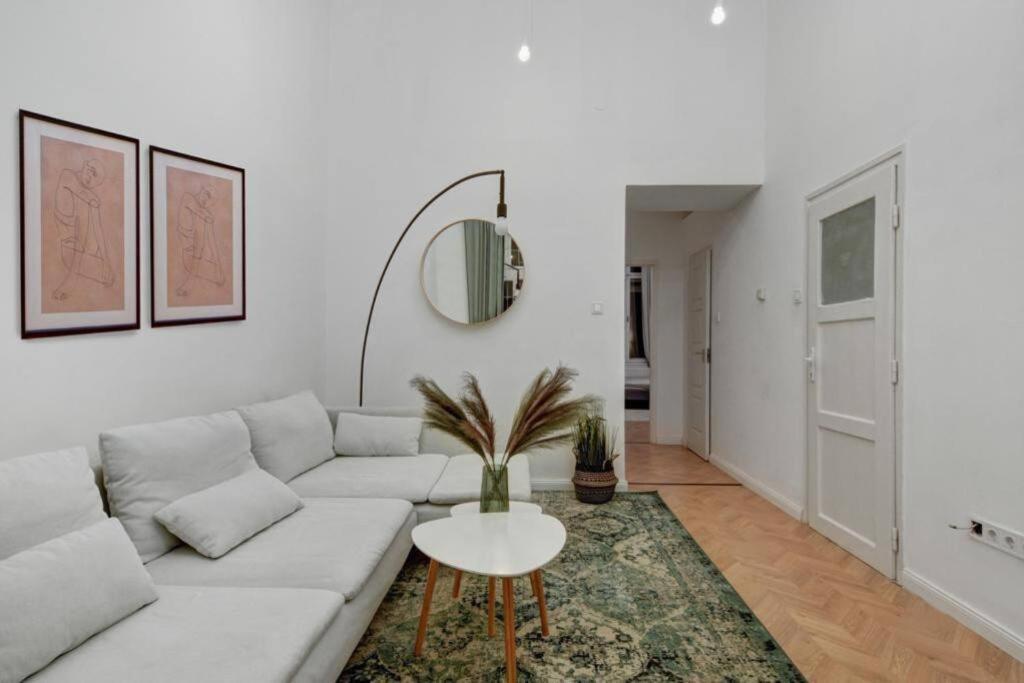 Lovely 3 Bedrooms Apartment In The Jewish Quarter بودابست المظهر الخارجي الصورة